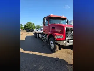 2006 VOLVO VHD104B200