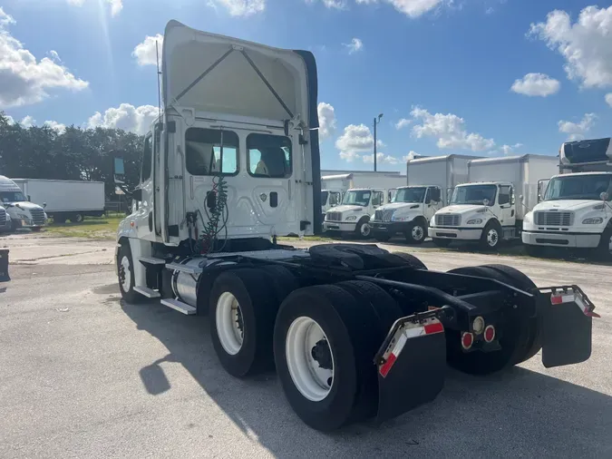 2017 FREIGHTLINER/MERCEDES CASCADIA 125