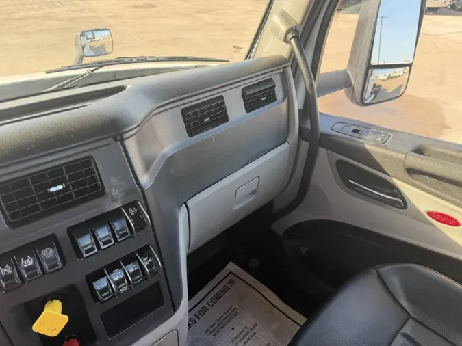 2023 Peterbilt 579