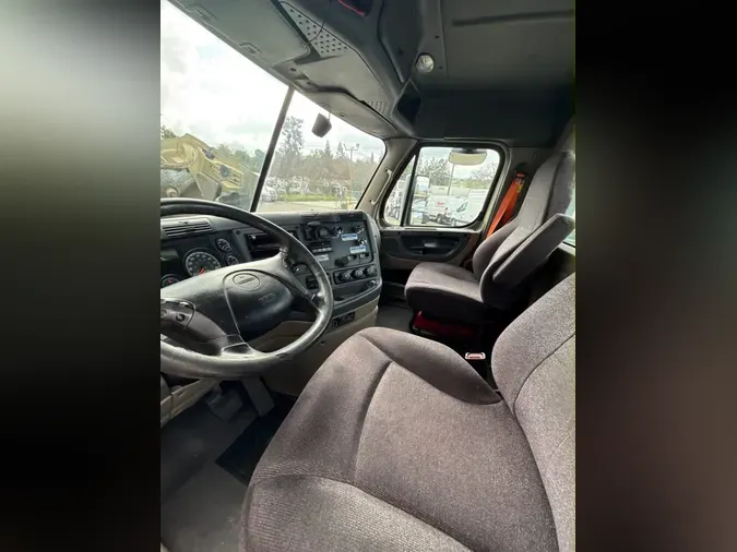 2019 FREIGHTLINER/MERCEDES CASCADIA 125