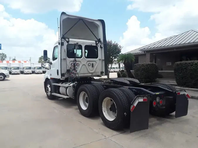 2019 FREIGHTLINER NEW CASCADIA 116