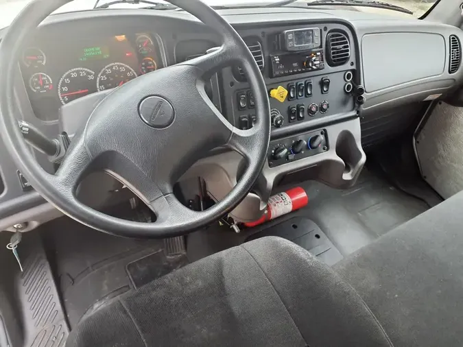 2018 FREIGHTLINER M2 106