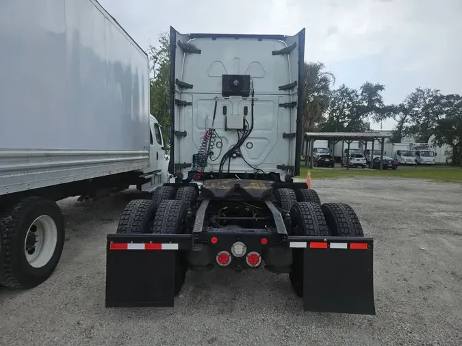2019 FREIGHTLINER NEW CASCADIA PX12664