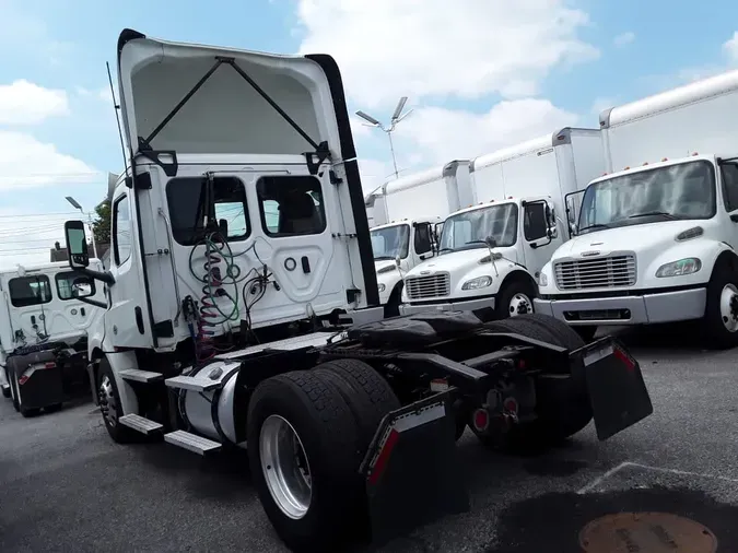 2019 FREIGHTLINER NEW CASCADIA 126