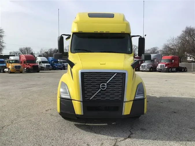 2021 VOLVO VNL64T760