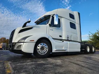 2021 VOLVO VNL64T860