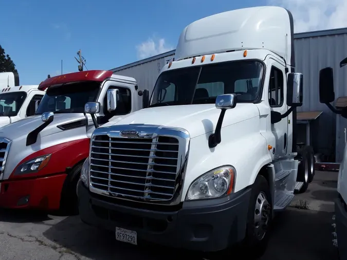 2014 FREIGHTLINER/MERCEDES CASCADIA 125