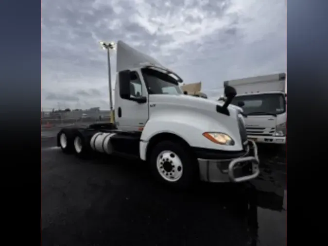 2019 NAVISTAR INTERNATIONAL LT625 DAYCAB T/A