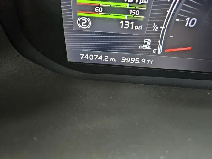 2025 VOLVO VNL64T860