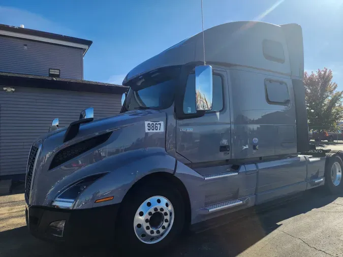 2022 VOLVO VNL64T860