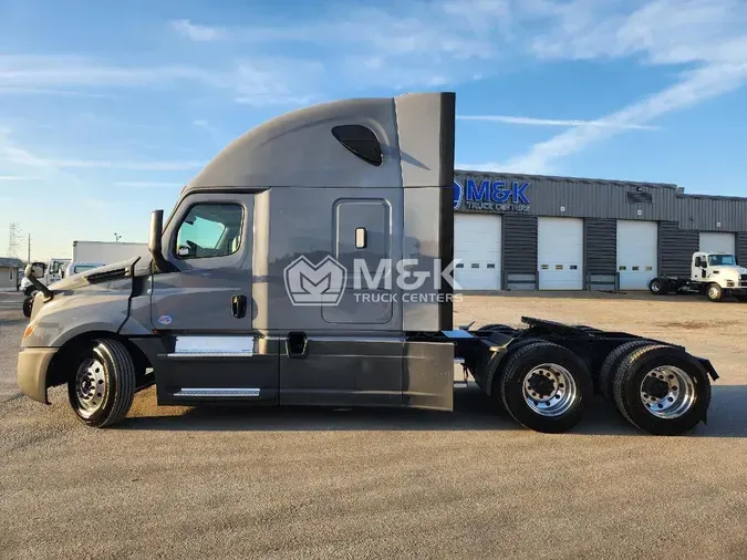 2020 FREIGHTLINER CASCADIA 126