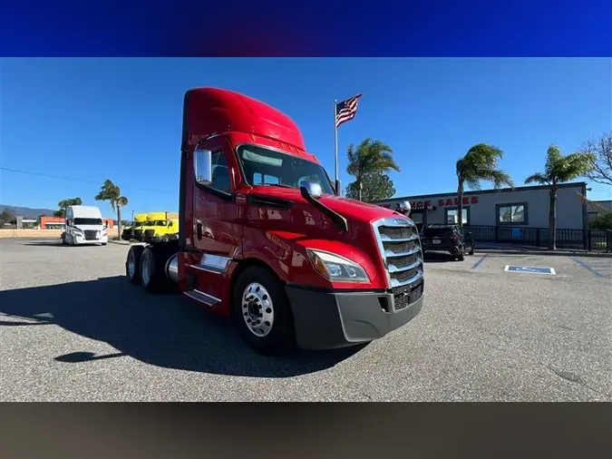 2022 FREIGHTLINER CA126
