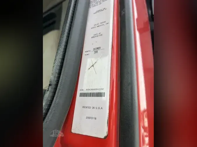 2005 VOLVO VHD84B200f7e6a13ea2fe0589203044fd51202631