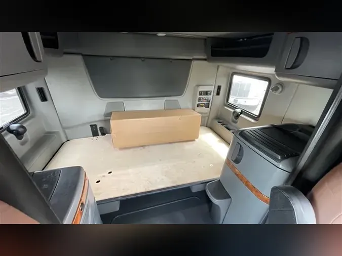 2019 INTERNATIONAL LT
