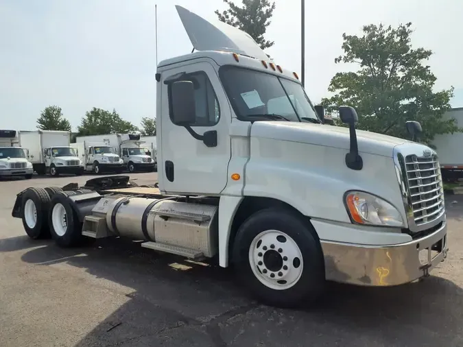2019 FREIGHTLINER CASCADIA 125