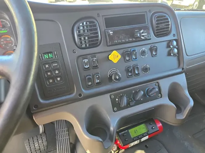 2019 FREIGHTLINER/MERCEDES M2 106