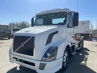 2015 Volvo VNL64T300