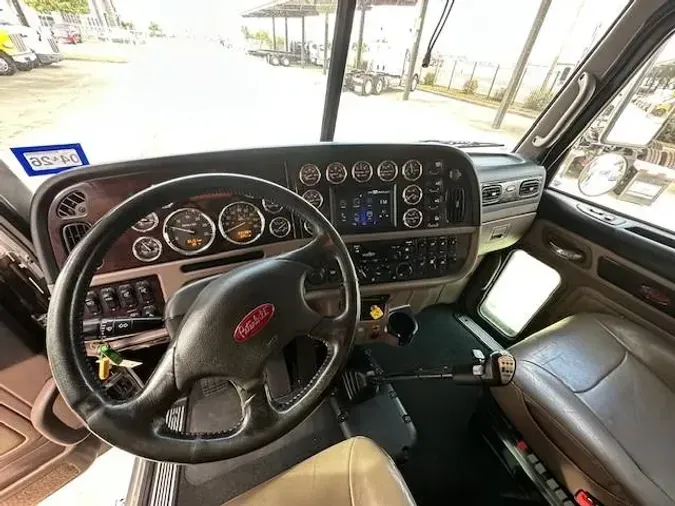 2022 Peterbilt 389