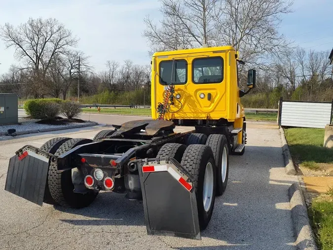 2018 FREIGHTLINER/MERCEDES CASCADIA 113