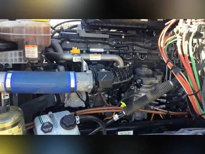 2021 Freightliner Cascadia 126f7f4e877a52b25068ea62866a440d753