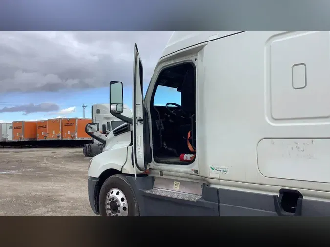 2022 Freightliner Cascadia 126