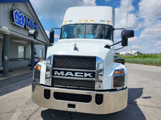 2020 MACK AN64T