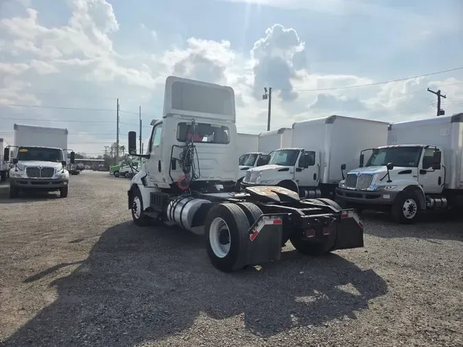 2019 NAVISTAR INTERNATIONAL RH613 DAYCAB S/A