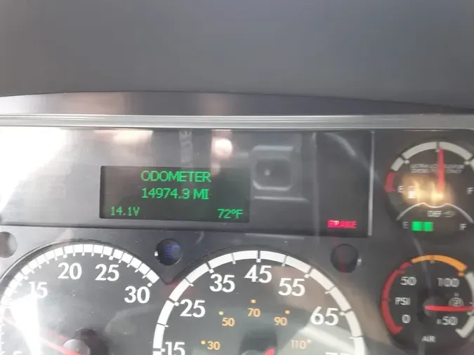2018 FREIGHTLINER M2 106