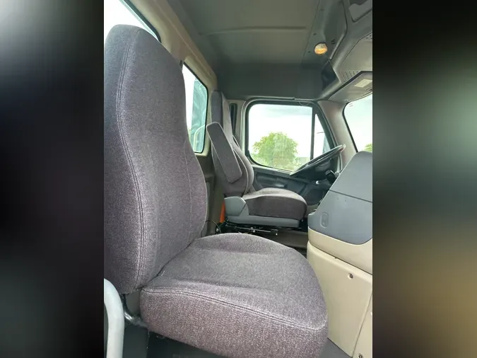 2017 FREIGHTLINER CASCADIA 113