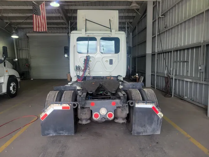 2016 FREIGHTLINER/MERCEDES CASCADIA 113