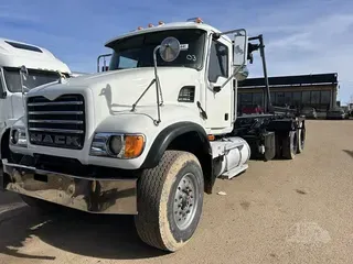 2003 MACK GRANITE CV713