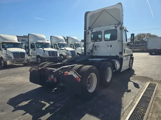 2019 FREIGHTLINER/MERCEDES CASCADIA 125