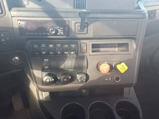 2019 NAVISTAR INTERNATIONAL LT625 DAYCAB T/A