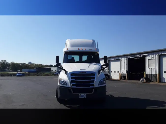 2018 Freightliner Cascadia 126f8086d0b6cee413474327f560556ac34