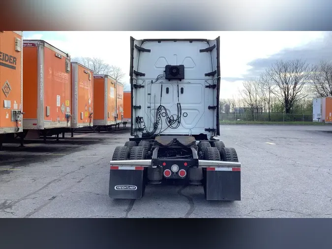 2022 Freightliner Cascadia 126