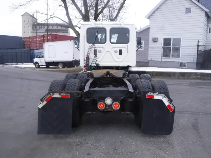 2015 FREIGHTLINER/MERCEDES CASCADIA 125