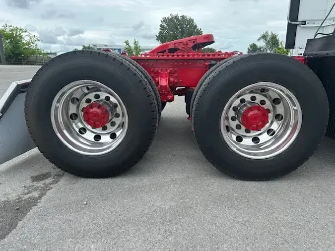 2020 VOLVO VNL64T860