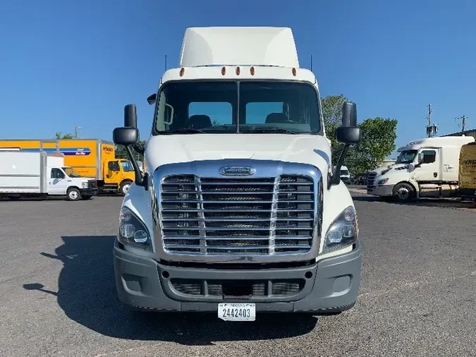 2017 Freightliner X11364ST