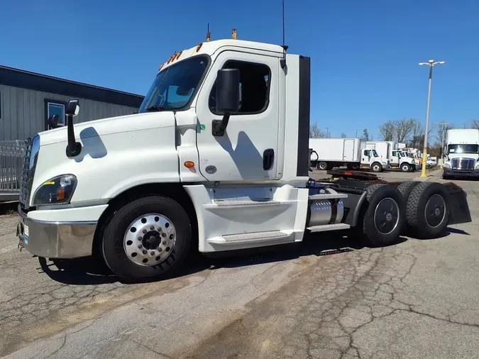 2019 FREIGHTLINER/MERCEDES CASCADIA 125f816c14f23ae56e2f576ab2b2eab8da1