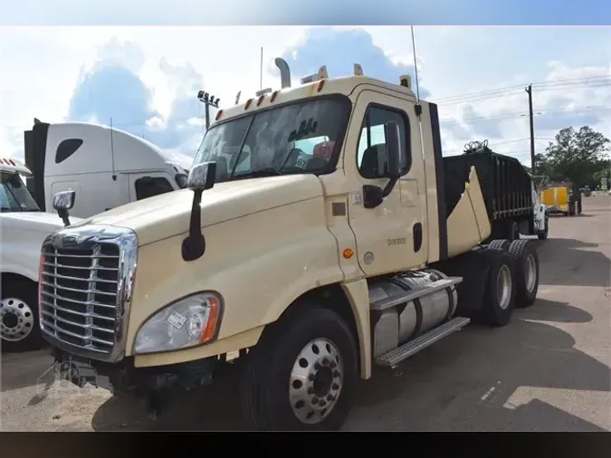 2014 FREIGHTLINER CASCADIA 125f81798b7b045781b6cecec408d94e50f