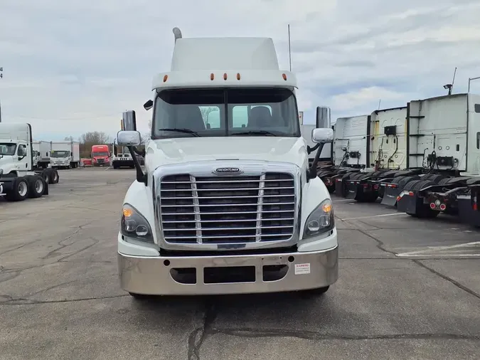 2018 FREIGHTLINER/MERCEDES CASCADIA 125