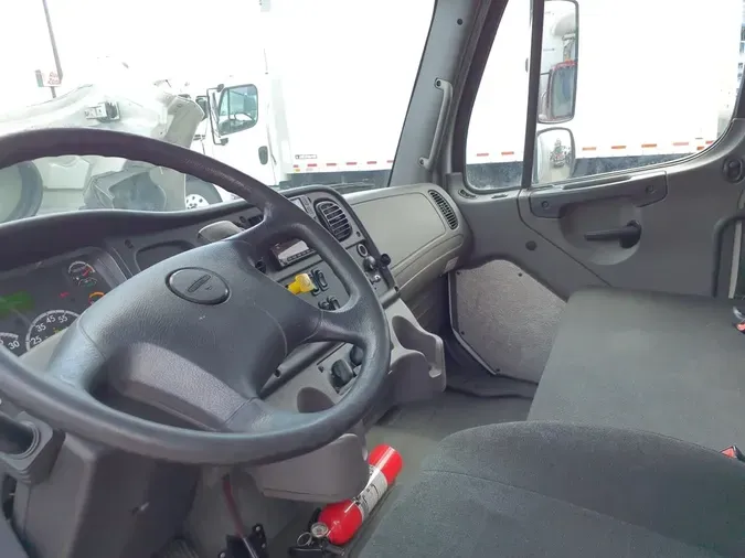 2018 FREIGHTLINER/MERCEDES M2 106