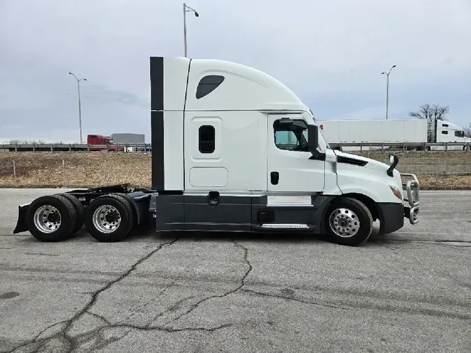 2024 FREIGHTLINER CASCADIAf8262f04382196c427ac354e2b6da471