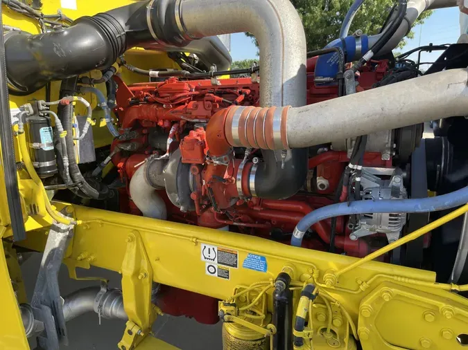 2023 Peterbilt 389