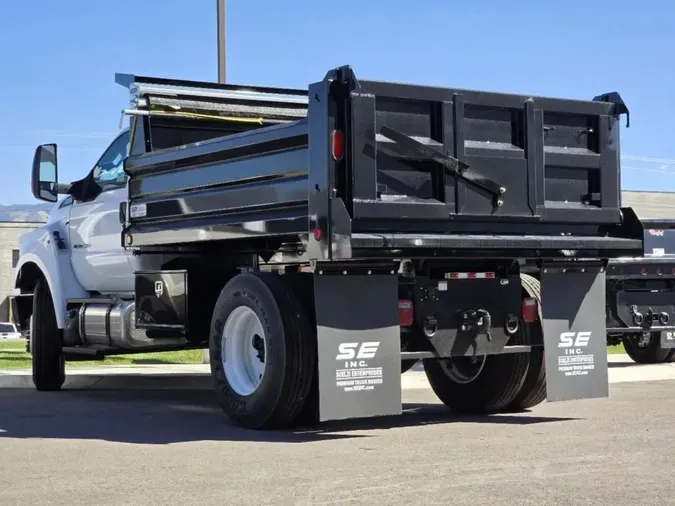 2025 Ford F-650SD