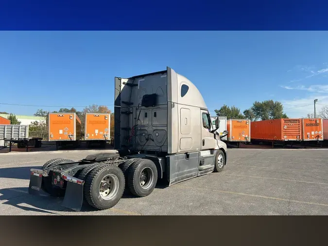 2023 Freightliner Cascadia 126