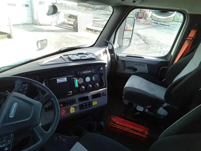 2019 Freightliner Cascadia 126f82e3c873cfc1260dd1f731faa8db0a4