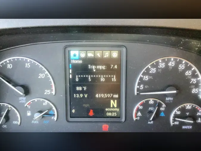 2022 Freightliner Cascadia 126