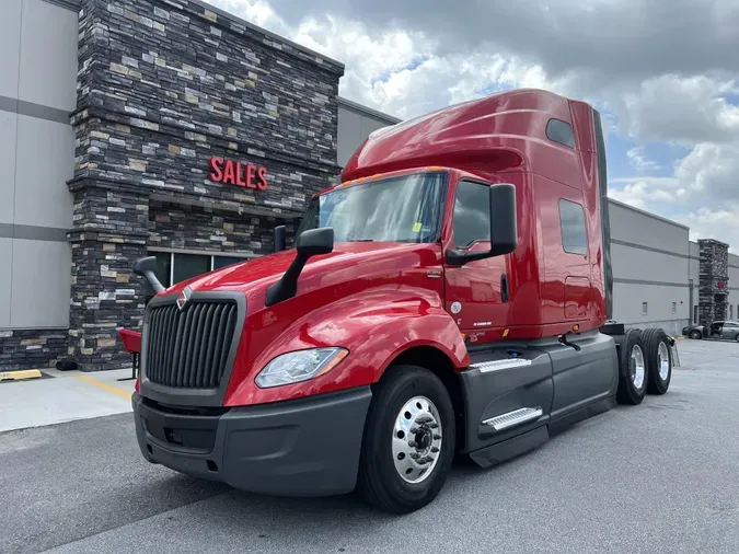 2022 International LT625