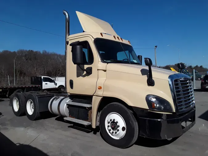 2017 FREIGHTLINER/MERCEDES CASCADIA 125